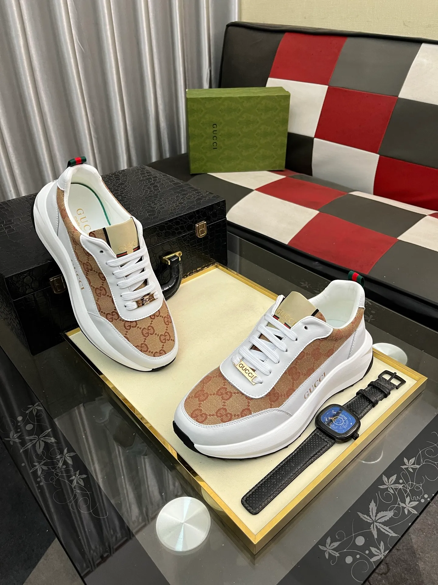 Men's Men's Shoes💰440⌚️⌚️【GUCCI】Gucci men's latest white shoe series casual shoes! The official website is built 1:1. Upper: Made of imported cowhide, with electric embroidery ➕Inner lining: Made of high-quality first-layer pigskin, soft and comfortable. Picky material selection and exquisite workmanship give you the best enjoyment. Size: 38-444️⃣Colors available